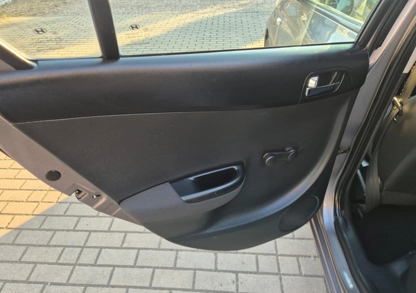 Hyundai i20 cena 23900 przebieg: 139460, rok produkcji 2013 z Zgierz małe 301